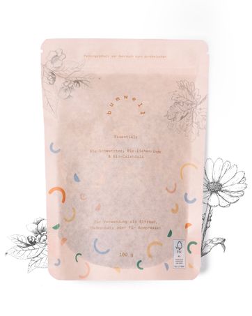 bumwell Essentials Produktfoto mit botanischen Illustrationen - 100% Naturkosmetik mit Bio-Schwarztee und Eichenrinde
