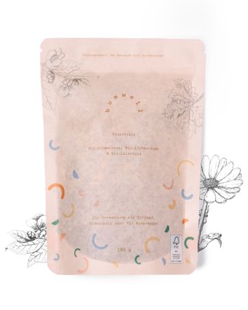 bumwell Essentials Produktfoto mit botanischen Illustrationen - 100% Naturkosmetik mit Bio-Schwarztee und Eichenrinde