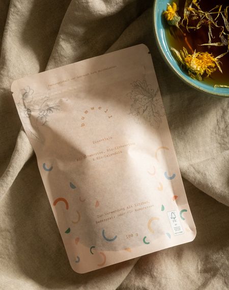 bumwell Essentials Kräutermischung mit frisch aufgebrühtem Tee - Bio-Schwarztee, Eichenrinde und Calendula für Sitzbäder