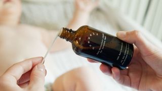 Nabelpflege mit bumwell Baby-Wundschutz Liquid